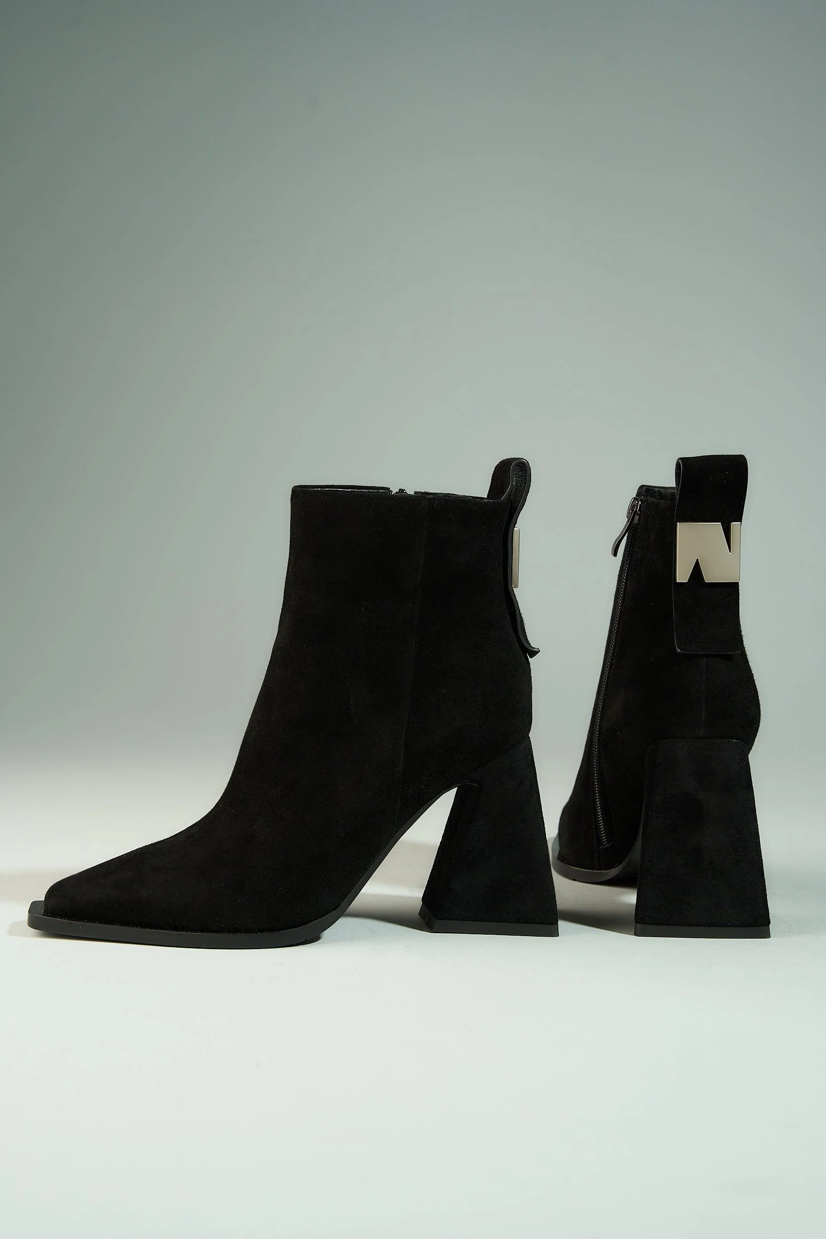Vanessa Suede - Image 8