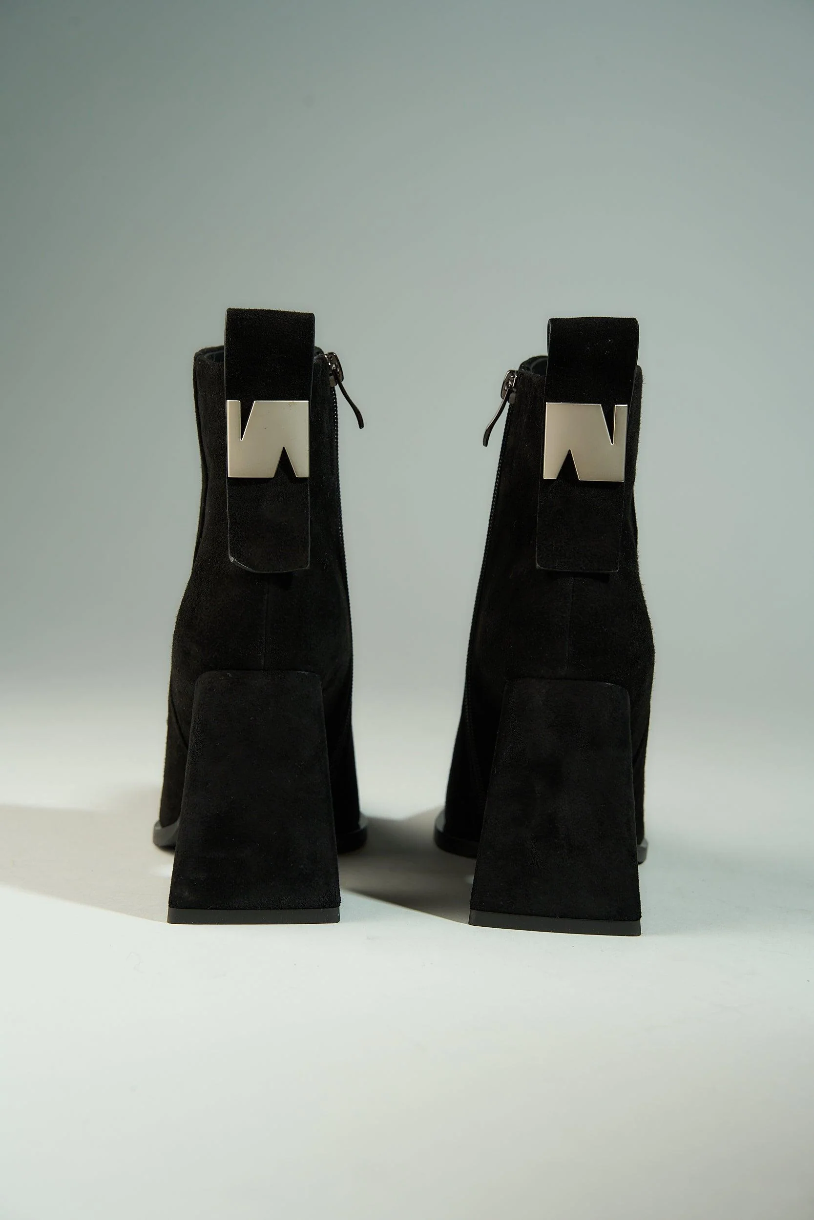 Vanessa Suede - Image 9