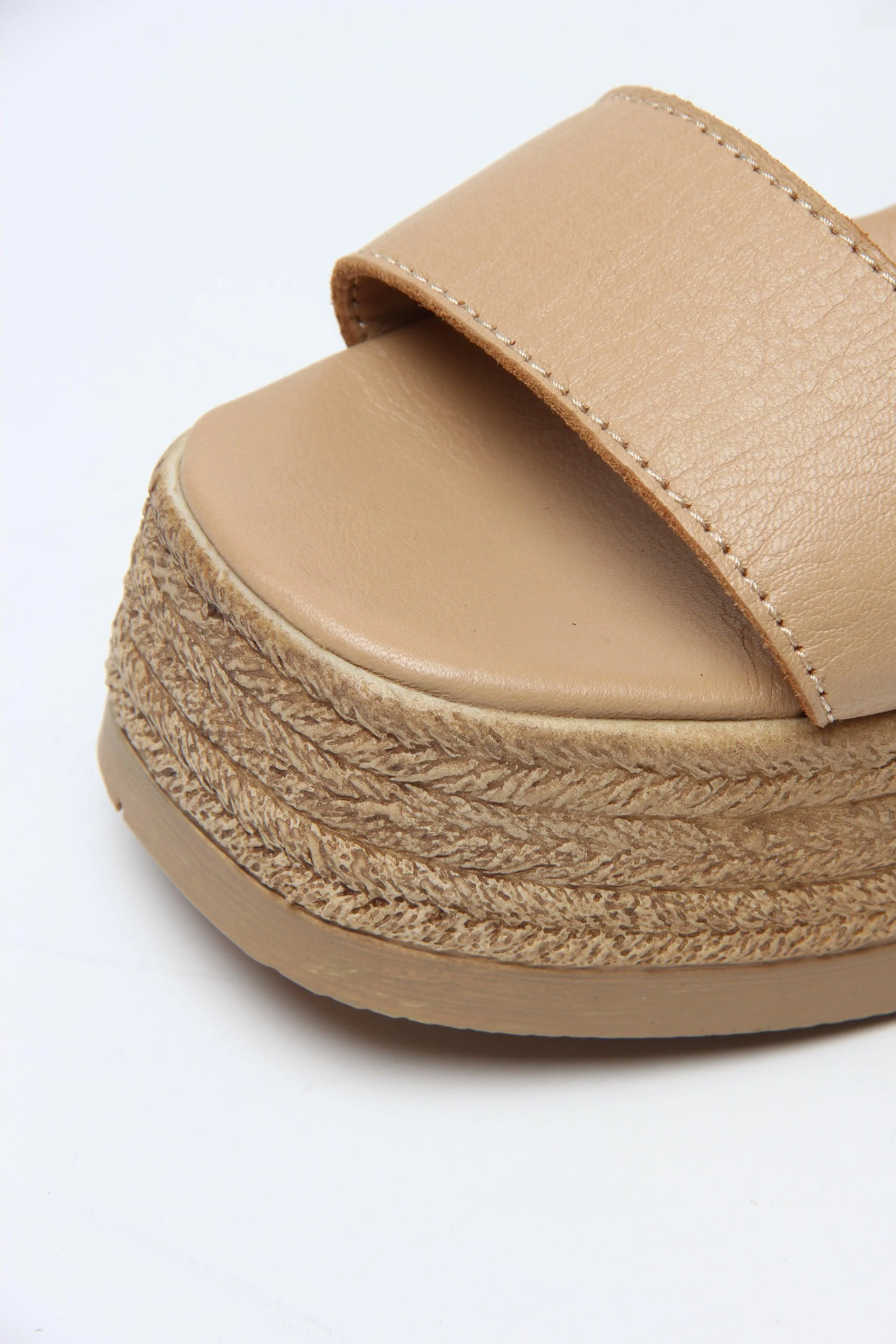 Venetia Beige - Image 10