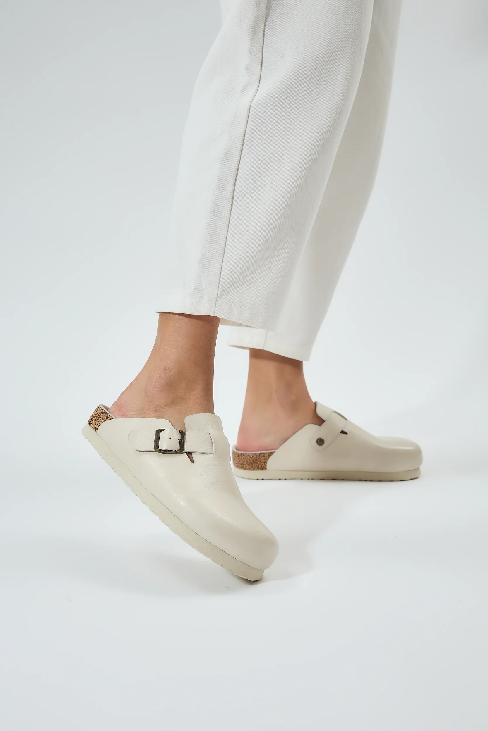 Voula White - Image 7