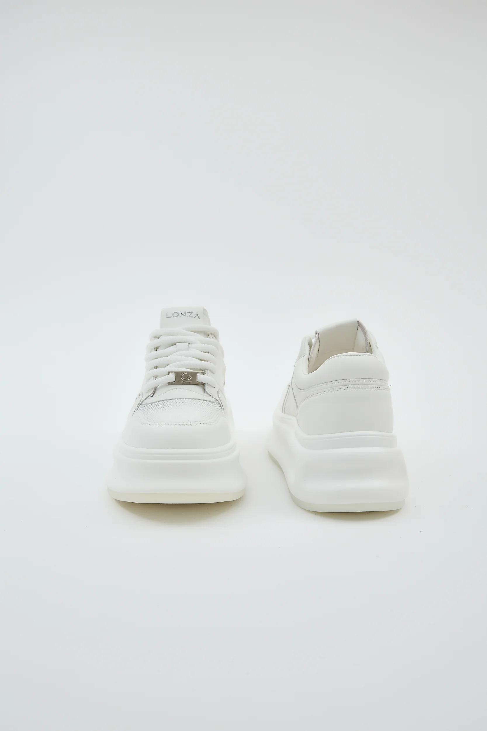 Zanda White - Image 5